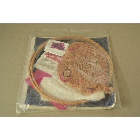 Bucilla Gallery of Stitches: Hoopies Broadway Actress #32293 Soft Hoop Sculpture - Picture 5 of 7